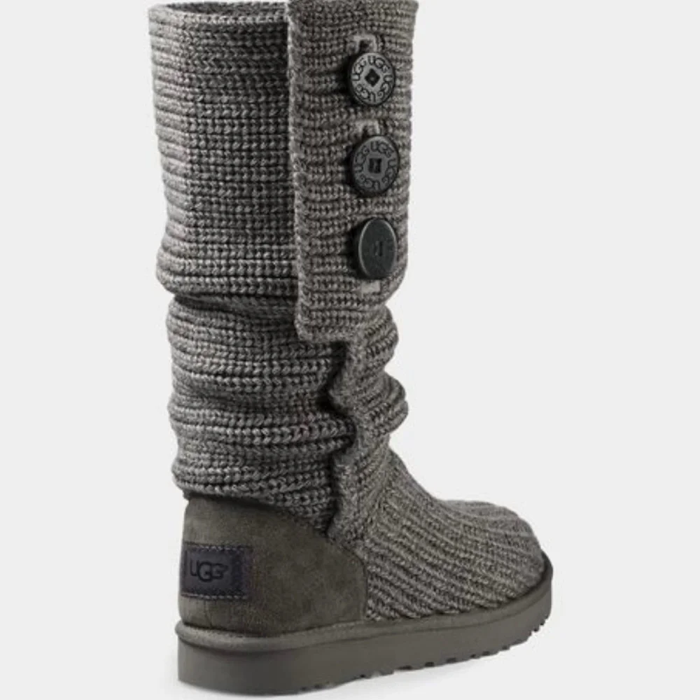 Smokey gray knit Uggs - Picture 2 of 14